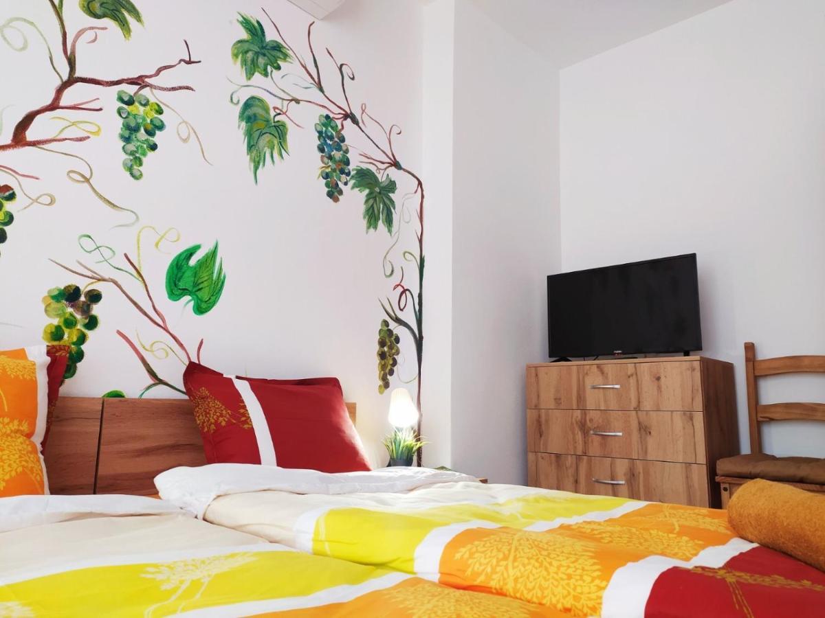 Дом За Гости Осогово Apartment Kyustendil Ngoại thất bức ảnh