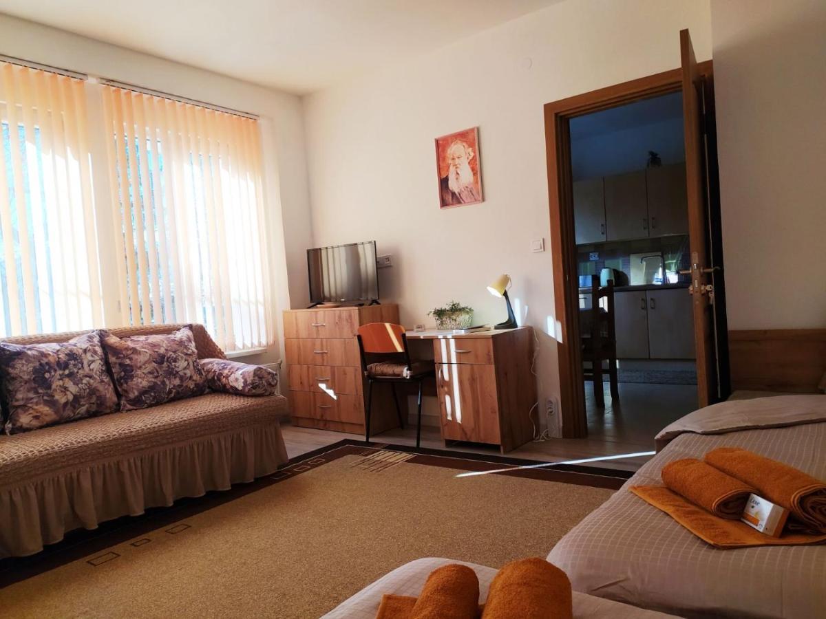 Дом За Гости Осогово Apartment Kyustendil Ngoại thất bức ảnh